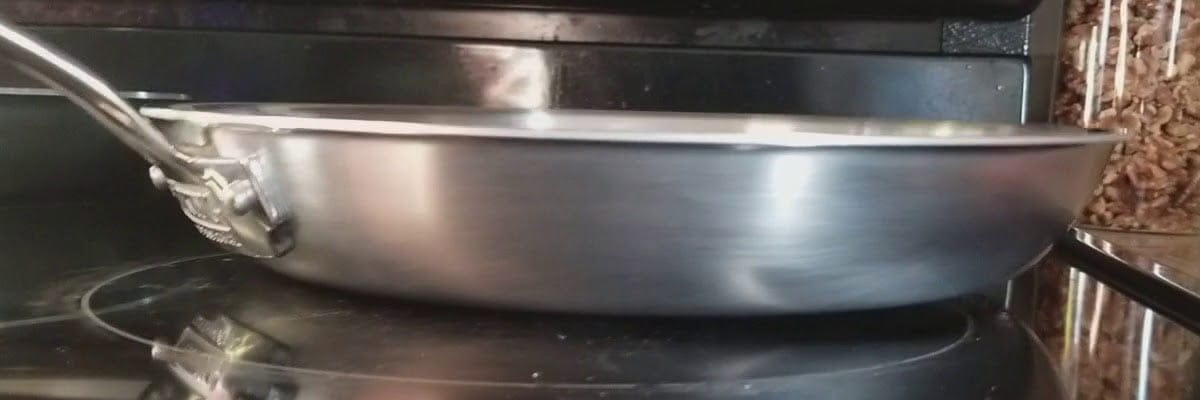 Is een kromgetrokken pan nog bruikbaar?