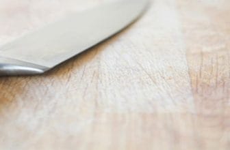 De beste snijplank is gemaakt van hout! Verschillende materialen getest