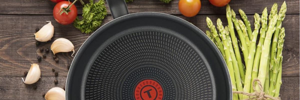 Verschil tussen PTFE en titanium antiaanbaklaag?