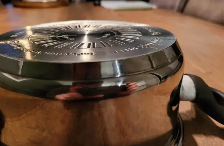 De rand in een sandwichbodem