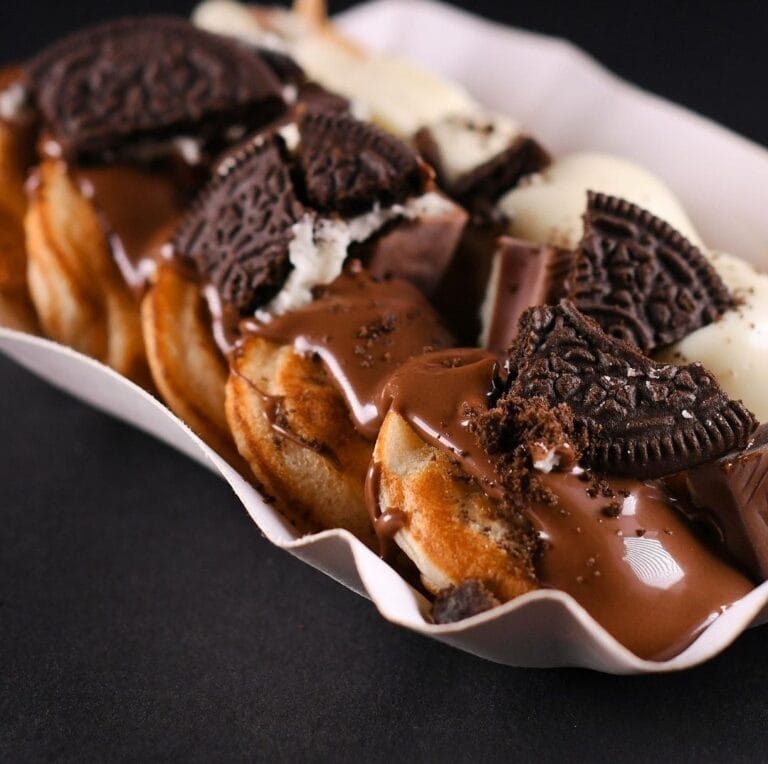 Poffertjes met Nutella en Oreo @Poffertjes.lb