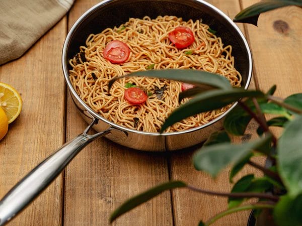 Onyx Cookware sauteerpan met spaghetti
