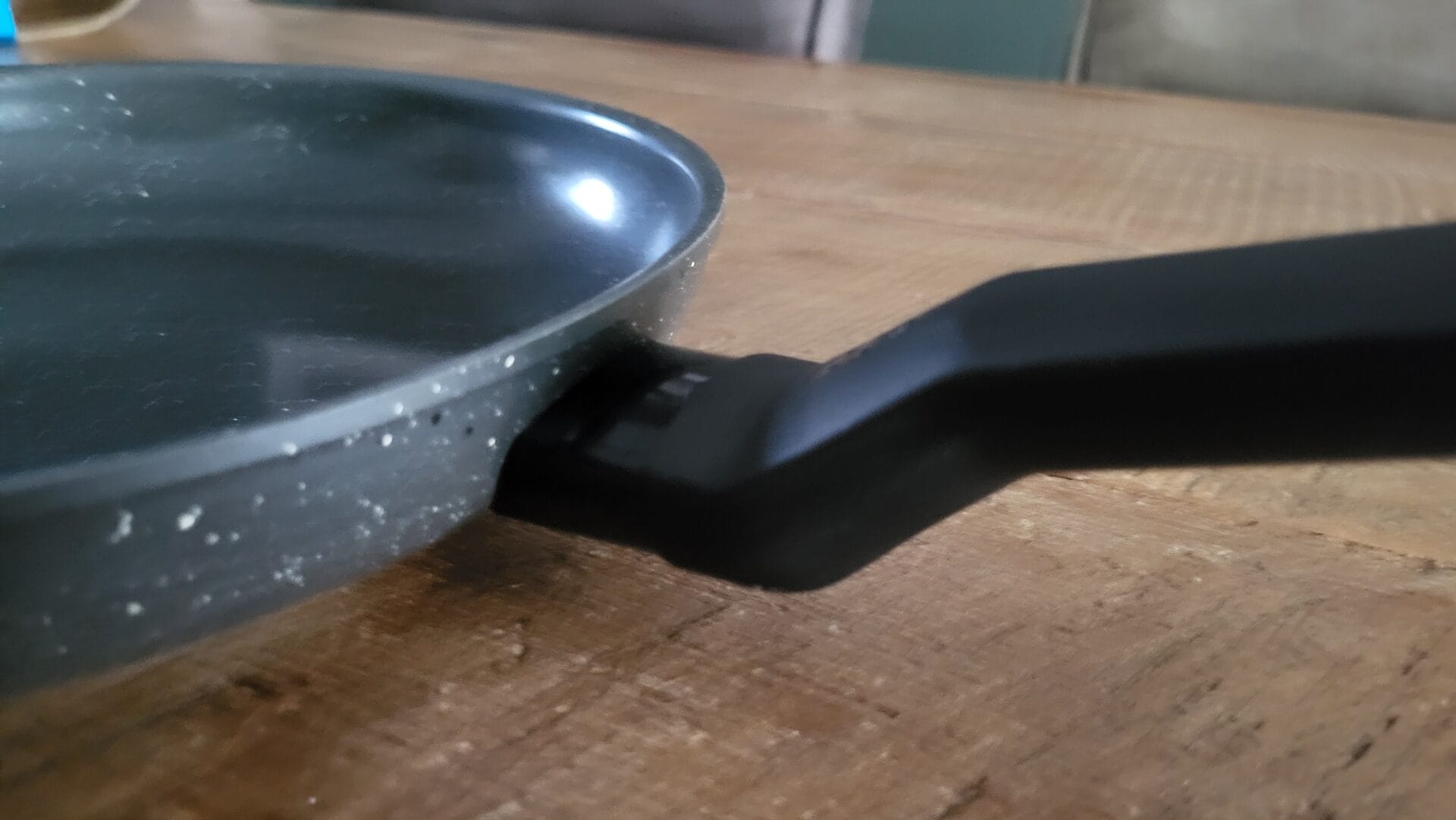 BK Universe Koekenpan handvat bevestiging