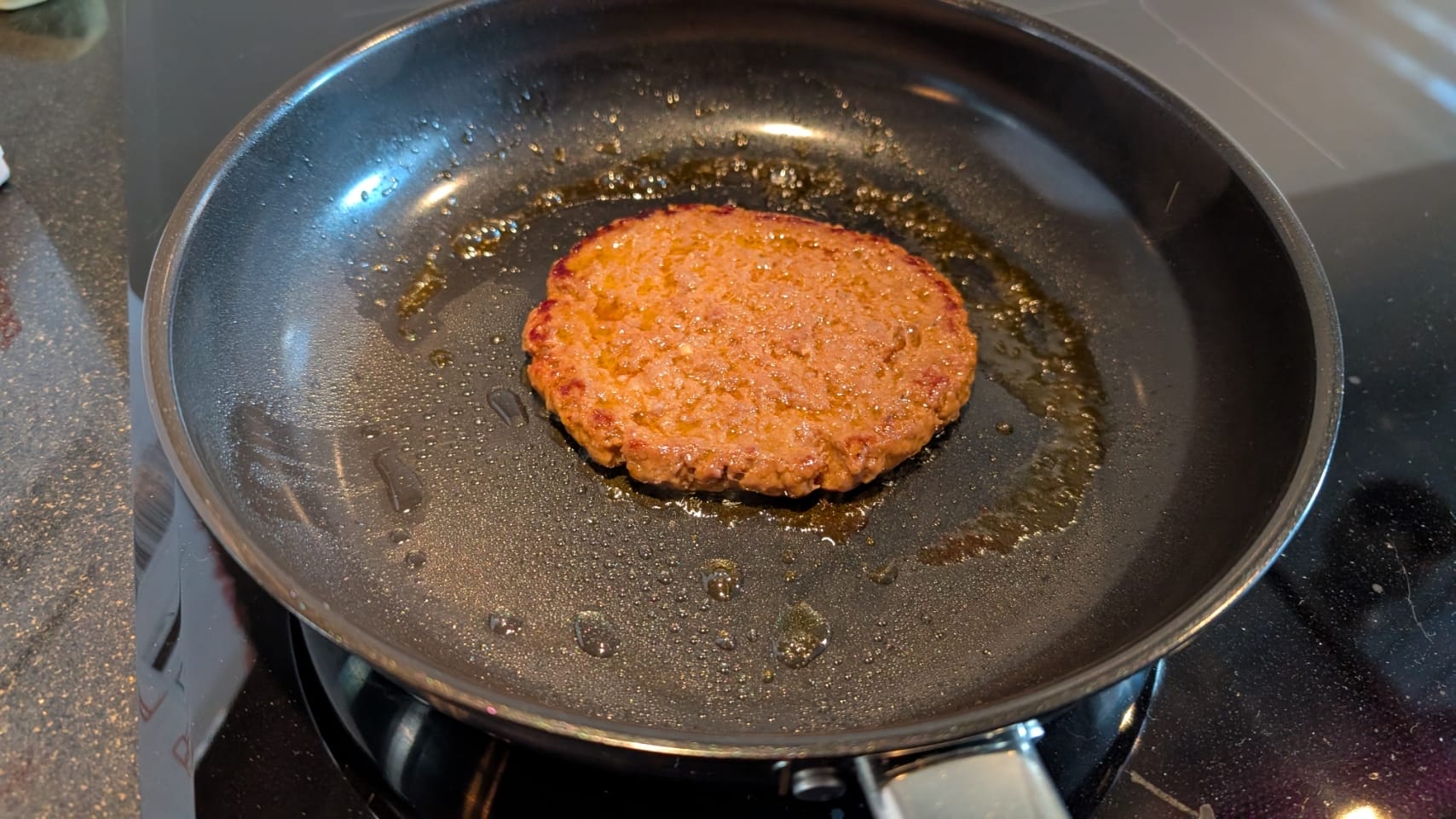 BK Allround Koekenpan met hamburger